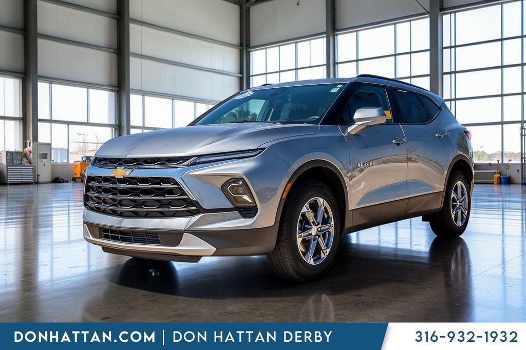 Used 2023 Chevrolet Blazer LT w/ Convenience Package FWD image 1