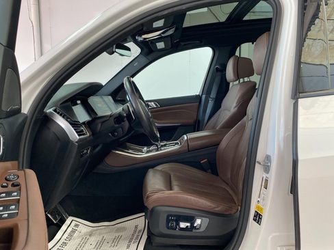 Used 2020 BMW X5 M50i w/ Executive Package image 25