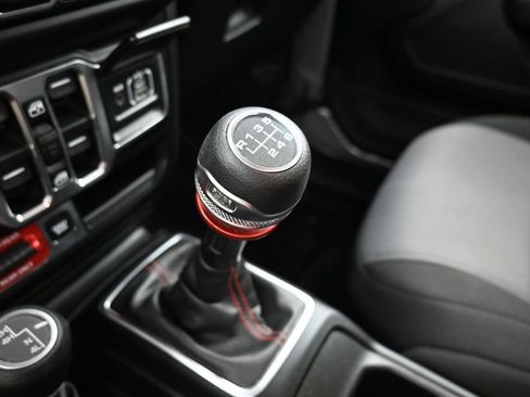 Used 2020 Jeep Wrangler Unlimited Rubicon AWD/4WD image 16
