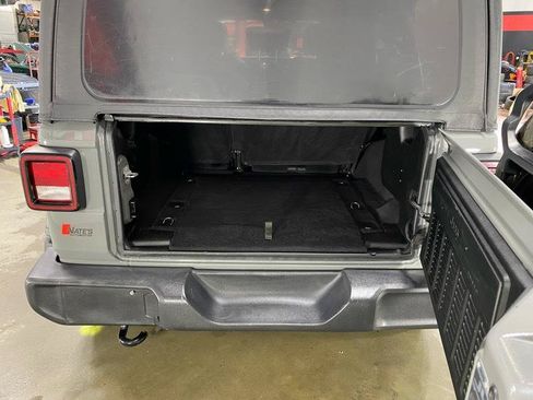Used 2018 Jeep Wrangler Unlimited Sport AWD/4WD image 17