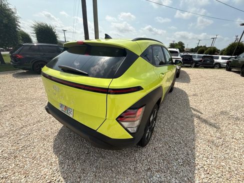 Certified 2025 Hyundai Kona SEL FWD image 8
