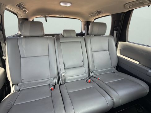 Used 2021 Toyota Sequoia Limited w/ Safety & Convenience Package AWD/4WD image 25