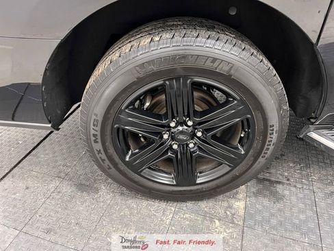 Used 2021 Ford Expedition Max XLT image 15