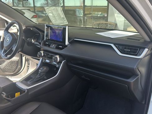 Used 2023 Toyota RAV4 XLE Premium image 20