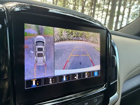 Used 2023 Chevrolet Traverse Premier image 33