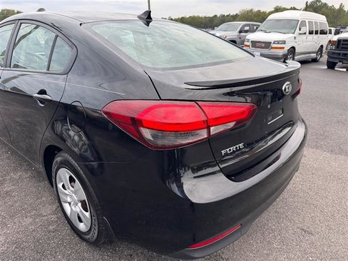 Used 2018 Kia Forte LX image 15