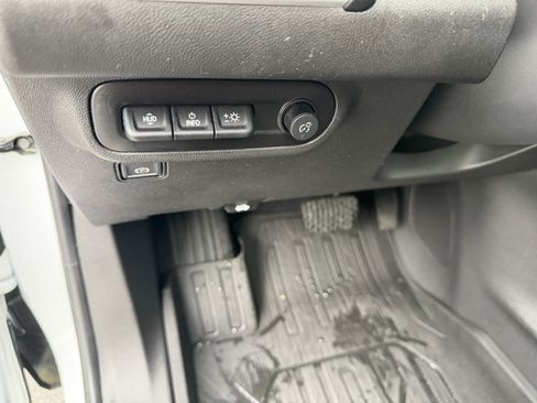 Used 2022 GMC Terrain SLT w/ Infotainment Package II image 35