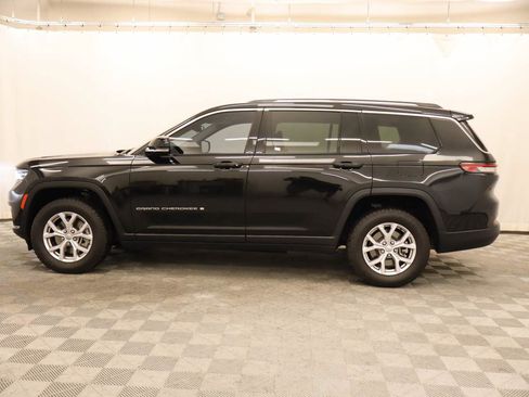 Used 2022 Jeep Grand Cherokee L Limited AWD/4WD image 2
