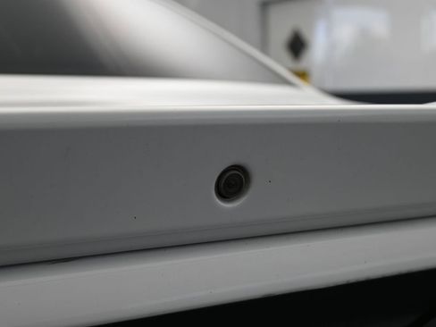 Used 2018 Dodge Challenger R/T image 31