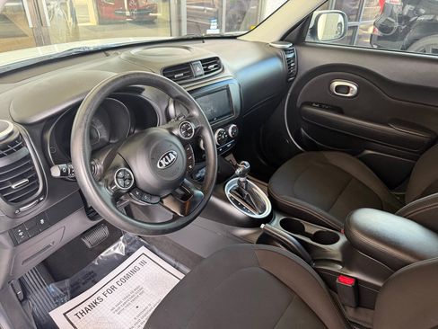 Used 2016 Kia Soul FWD image 7