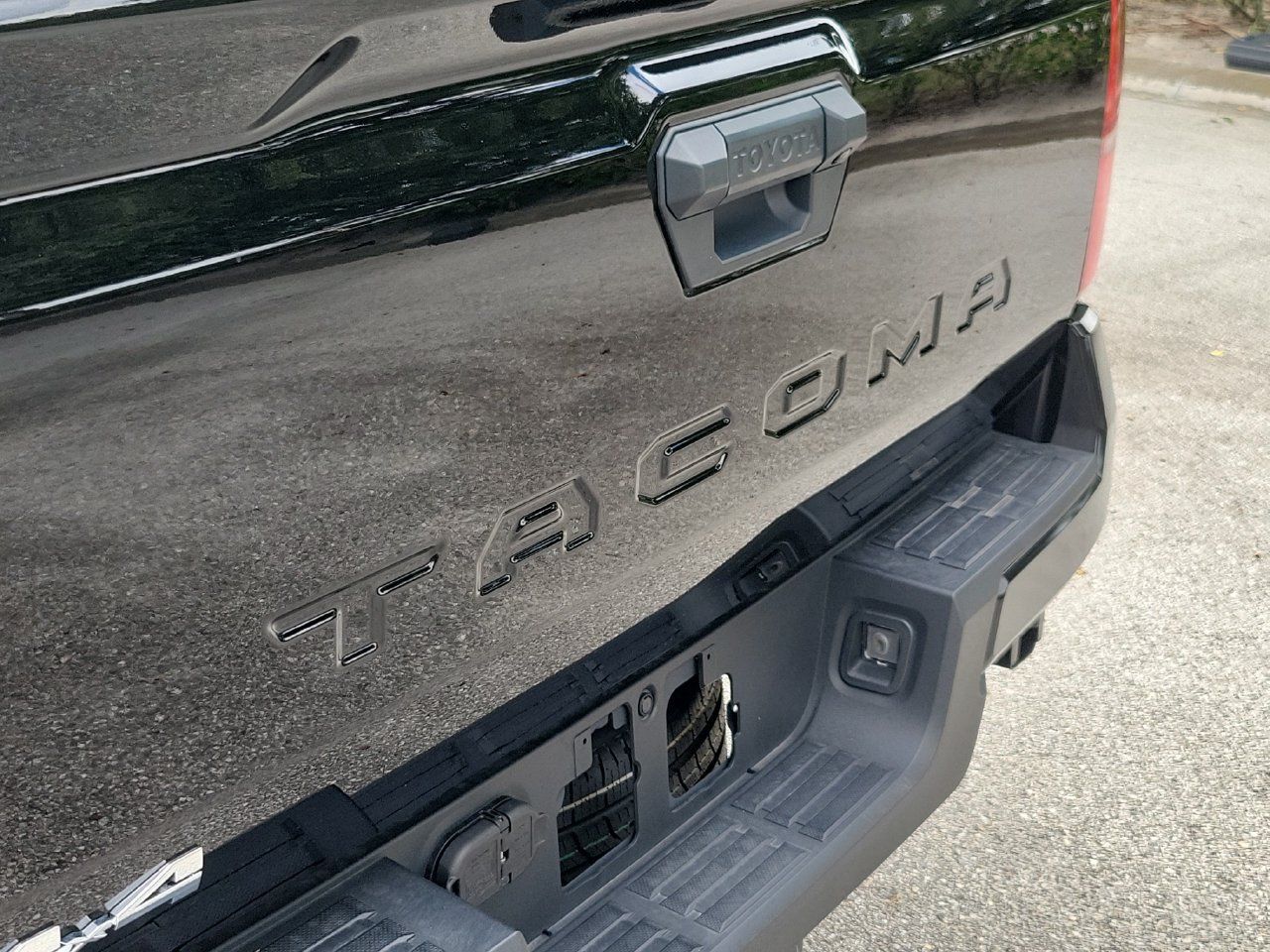 Used 2026 Toyota Tacoma SR5 AWD/4WD image 7