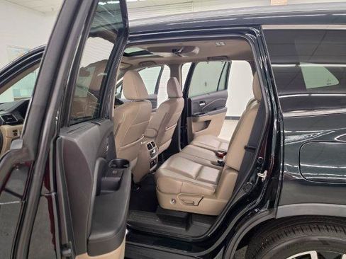 Used 2020 Honda Pilot Touring image 35