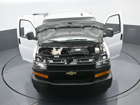 Used 2019 Chevrolet Express 2500 image 61