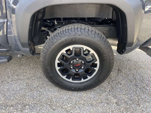 Used 2025 Toyota Tacoma TRD Off-Road w/ TRD Off Road Upgrade Package AWD/4WD image 8