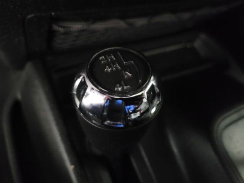 Used 2018 Jeep Wrangler Unlimited Sahara w/ Connectivity Group image 36