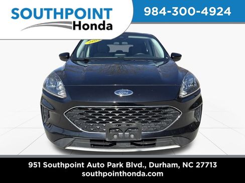 Used 2021 Ford Escape SE image 2