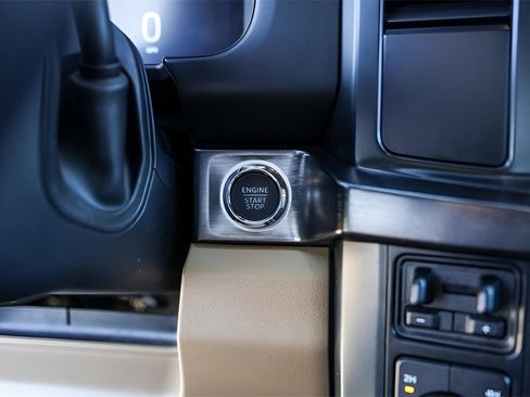 Used 2023 Ford F350 Lariat w/ Chrome Package image 21