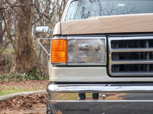 Used 1990 Ford Bronco Custom image 70