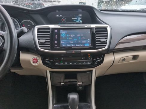 Used 2017 Honda Accord EX-L image 24