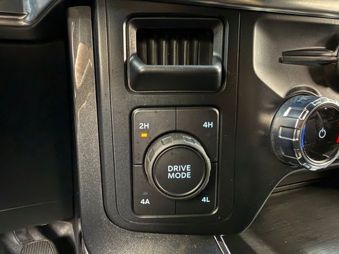 Used 2022 Ford F150 Lariat AWD/4WD image 22