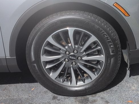 Used 2021 Lincoln Nautilus FWD w/ Equipment Group 101A image 11