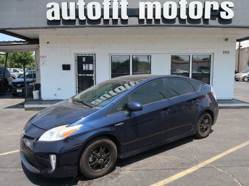 Used 2015 Toyota Prius Four w/ Deluxe Solar Roof Package FWD image 1