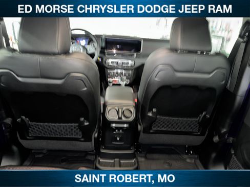 New 2026 Jeep Wrangler Unlimited Rubicon w/ Technology Group AWD/4WD image 33