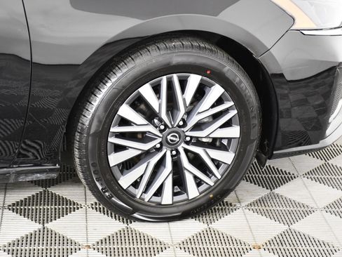 Used 2024 Nissan Altima 2.5 SV FWD image 52