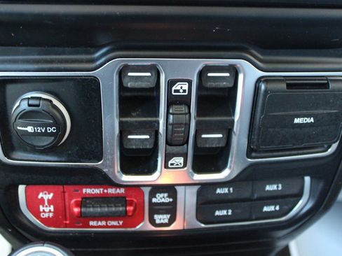 Used 2020 Jeep Gladiator Rubicon image 28