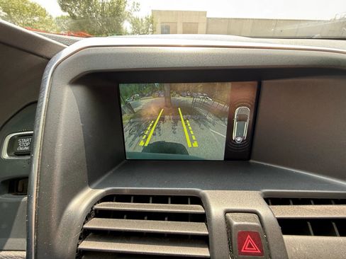 Used 2016 Volvo XC60 T6 R-Design Platinum w/ Climate Package image 13