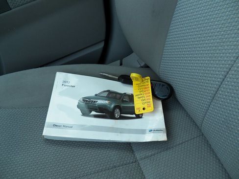 Used 2012 Subaru Forester 2.5X Premium w/ All-Weather Pkg image 33
