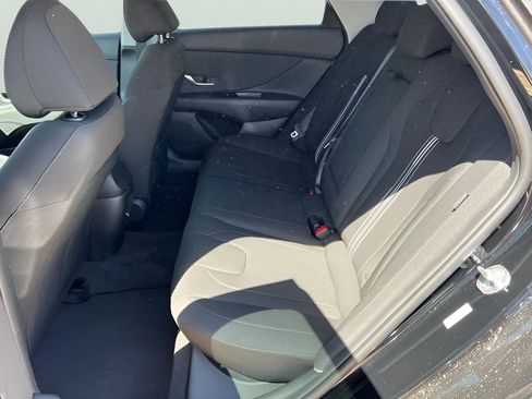 Used 2025 Hyundai Elantra Sport image 15