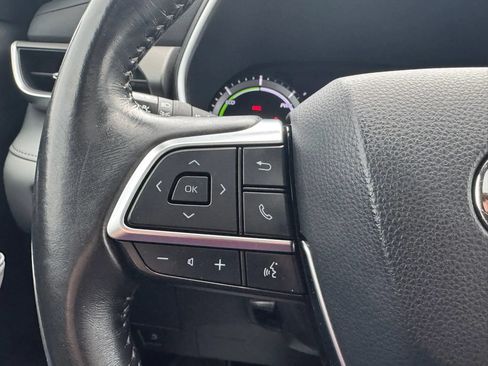 Used 2021 Toyota Highlander XLE AWD/4WD image 24