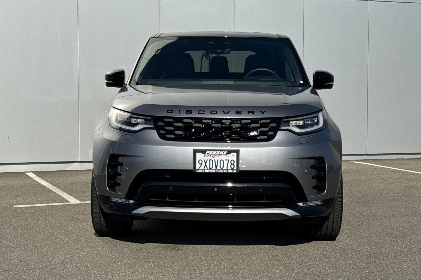 Used 2025 Land Rover Discovery Dynamic SE AWD/4WD image 8