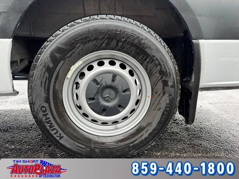 Used 2025 Mercedes-Benz Sprinter 2500 image 19