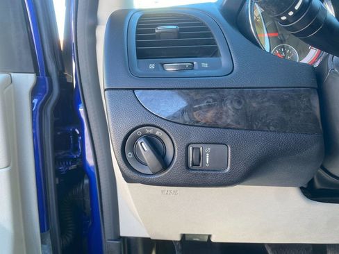 Used 2018 Dodge Grand Caravan SE w/ UConnect Hands-Free Group image 14