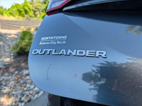 Used 2024 Mitsubishi Outlander SE FWD image 19