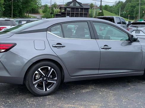 Used 2024 Nissan Sentra SV FWD image 4