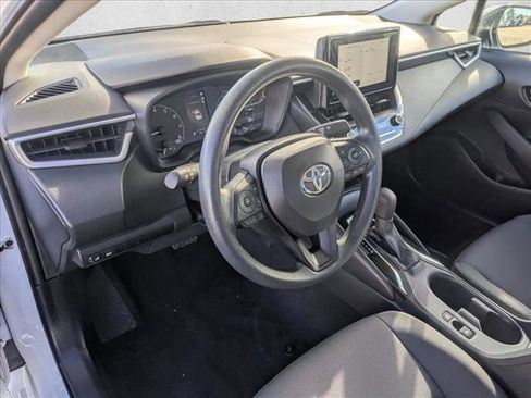 Used 2025 Toyota Corolla LE image 9