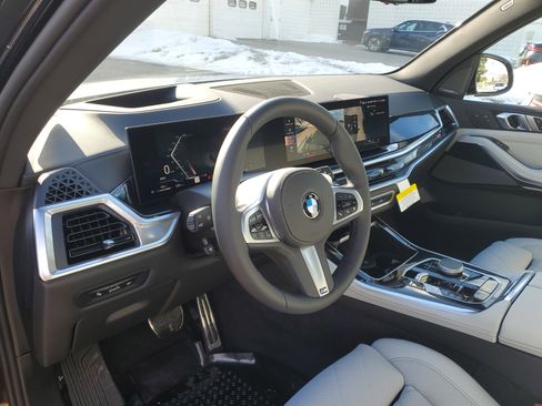 New 2026 BMW X5 xDrive40i w/ M Sport Package AWD/4WD image 10