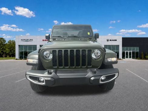Used 2023 Jeep Gladiator Sport AWD/4WD image 4