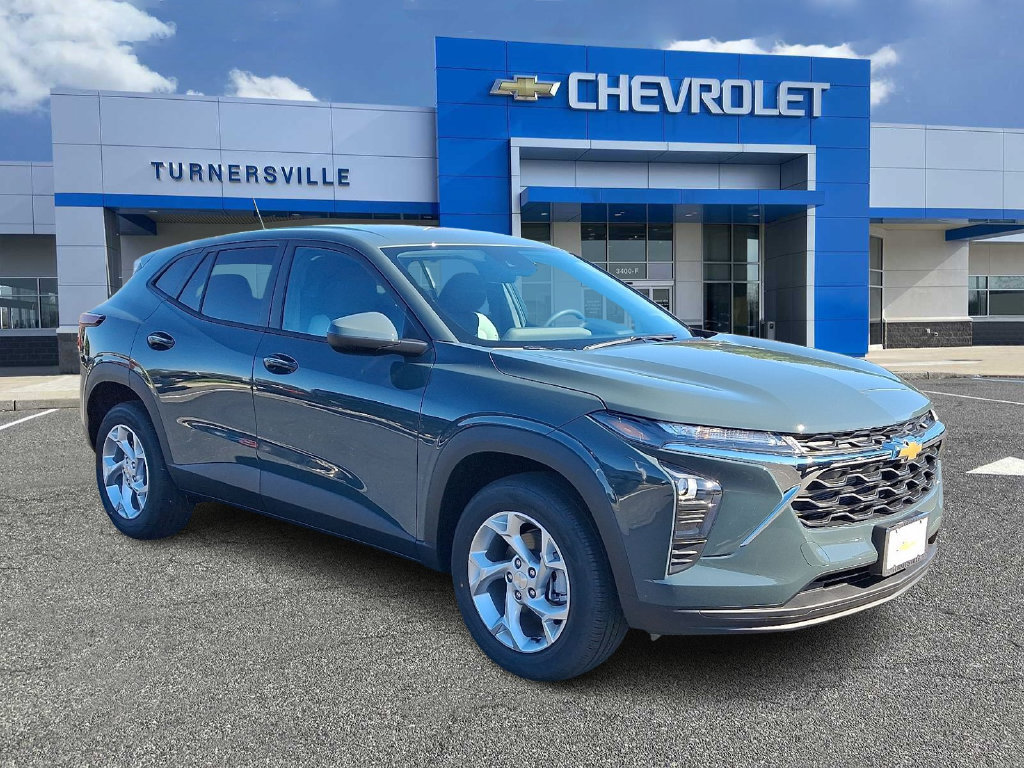 New 2026 Chevrolet Trax LS w/ LS Convenience Package FWD image 2