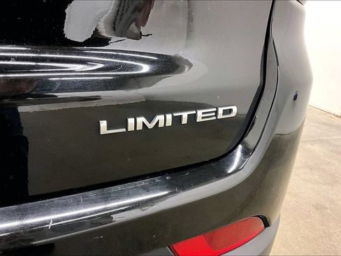 Used 2019 Jeep Compass Limited AWD/4WD image 24