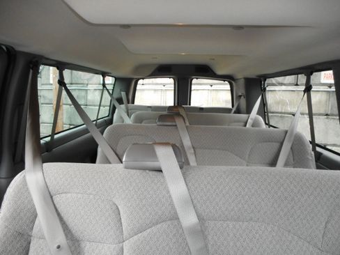 Used 2017 Chevrolet Express 3500 LT w/ LT Preferred Equipment Group RWD image 22