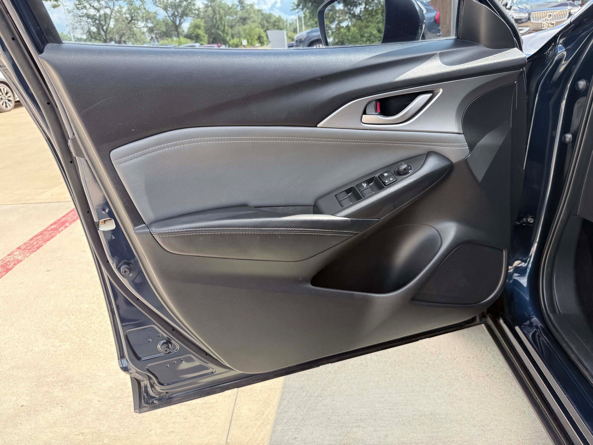 Used 2019 MAZDA CX-3 Touring FWD image 11