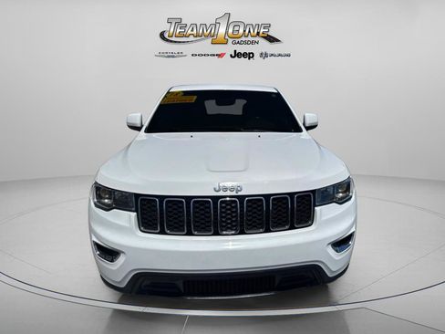 Used 2018 Jeep Grand Cherokee Laredo RWD image 3