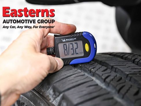 Used 2025 Jeep Wrangler Unlimited Sahara w/ Safety Group AWD/4WD image 27