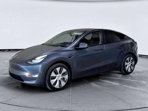 Used 2022 Tesla Model Y Long Range AWD/4WD image 1