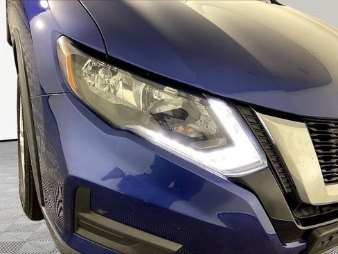 Used 2018 Nissan Rogue SV w/ Premium Package AWD/4WD image 31