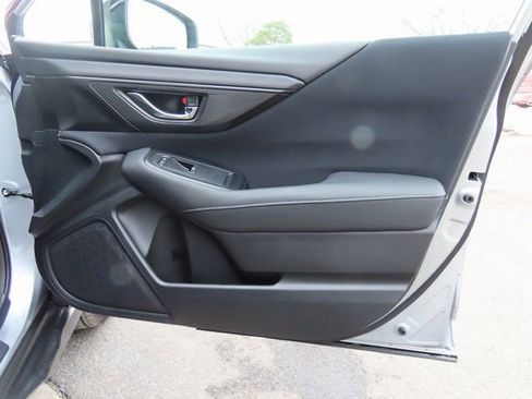 Used 2025 Subaru Outback Premium w/ Popular Package #1A image 9